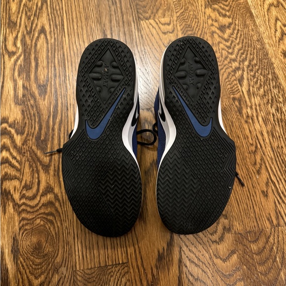 Men’s Nike Basketball Shoes size 8 - Picture 5 of 6